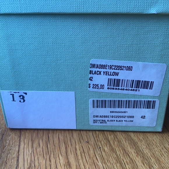 Off white slides - Picture 4 of 4